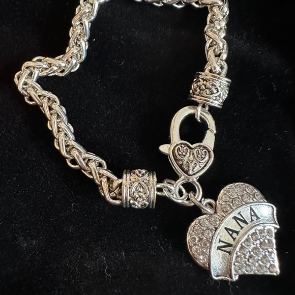 Necklace & Bracelet Bundle - Picture 8 of 9